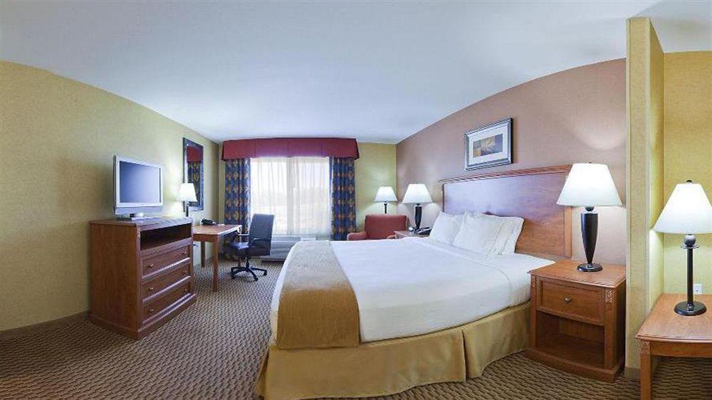 Hotel Express Ontario By Ihg Creekside