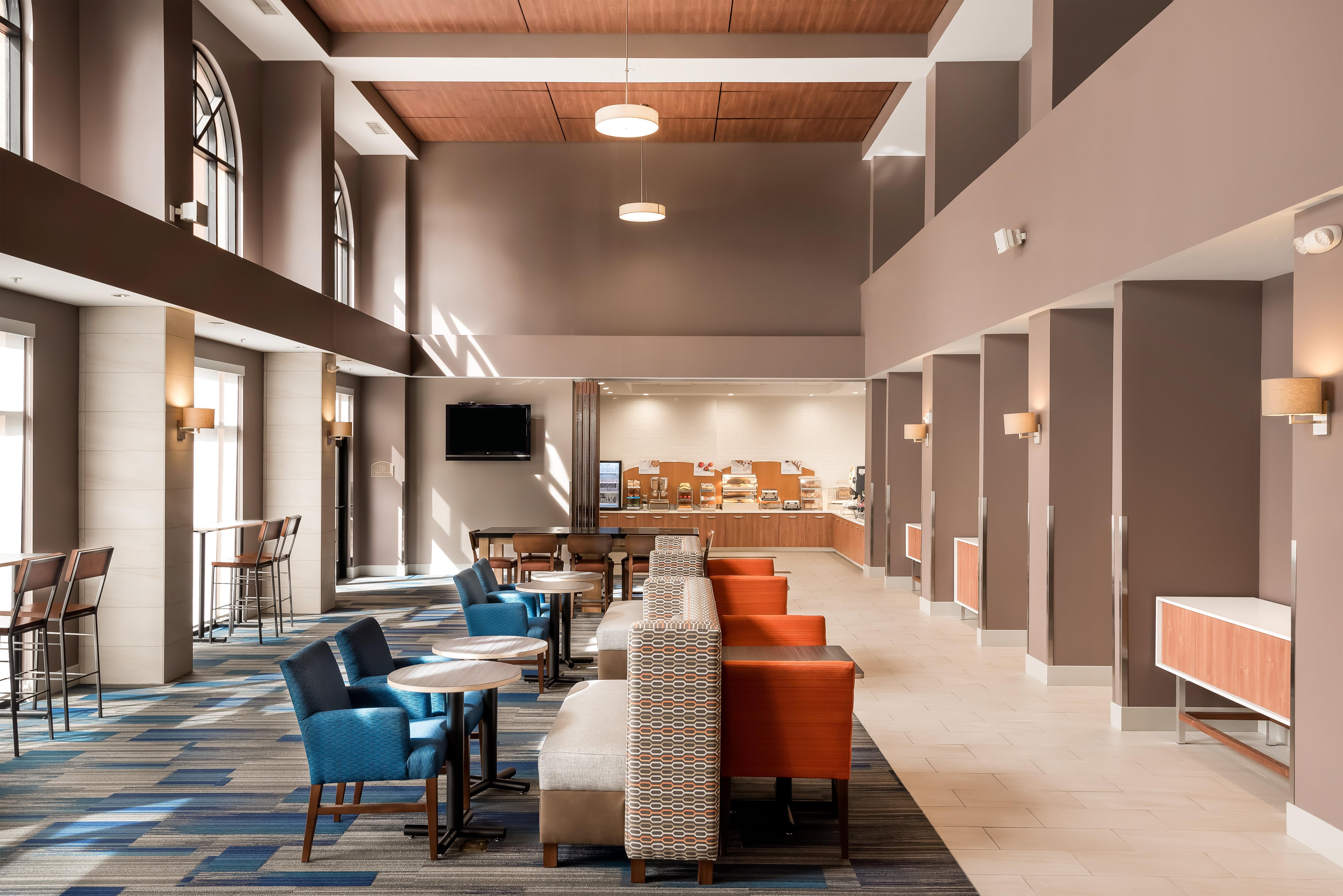 Hotel Express Ontario By Ihg 2*