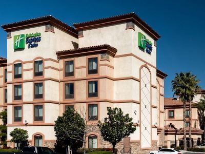 Hotel Express Ontario By Ihg Creekside