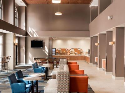 Express Ontario By Ihg Hotel Creekside