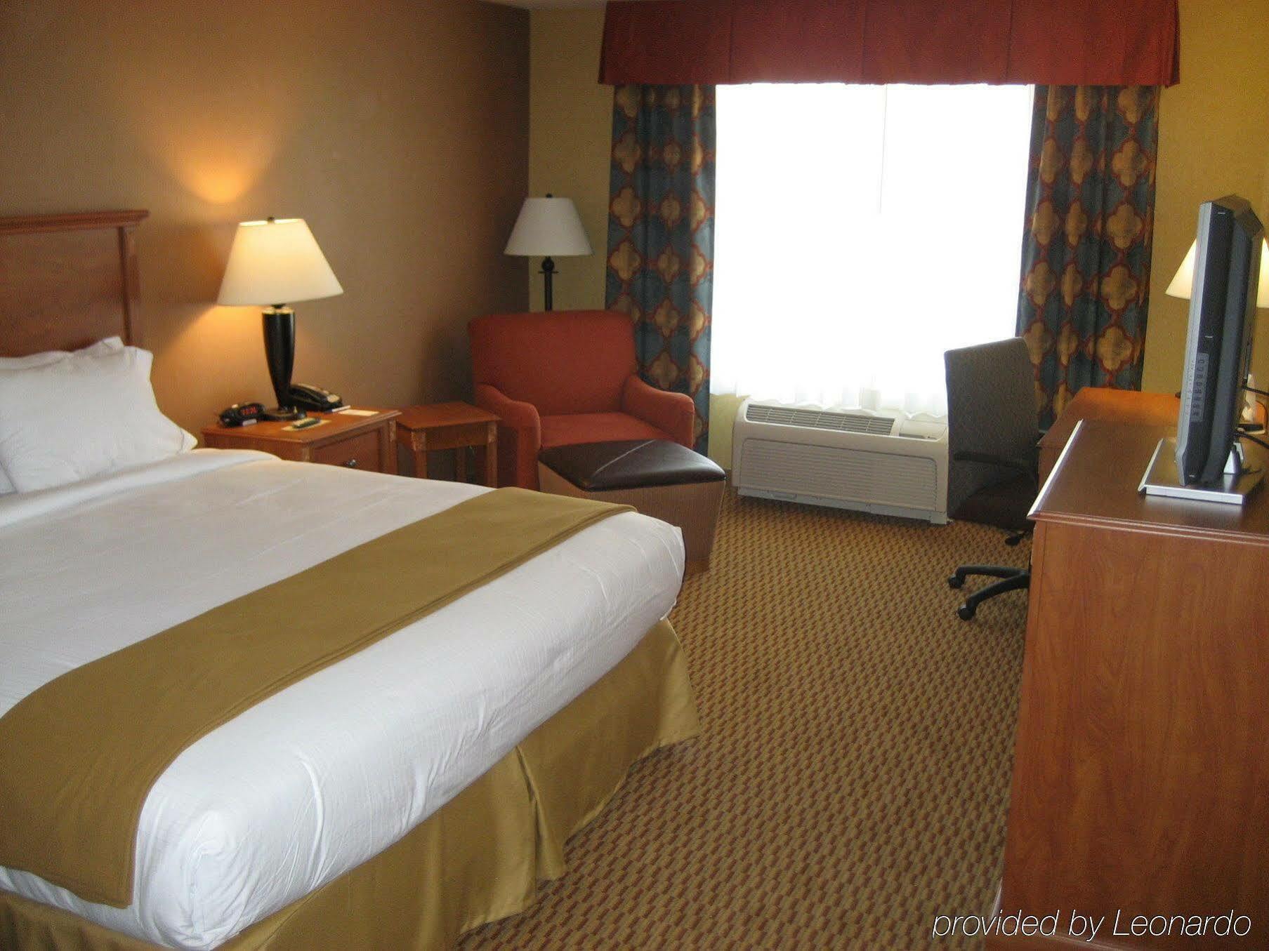 Express Ontario By Ihg Hotel Creekside
