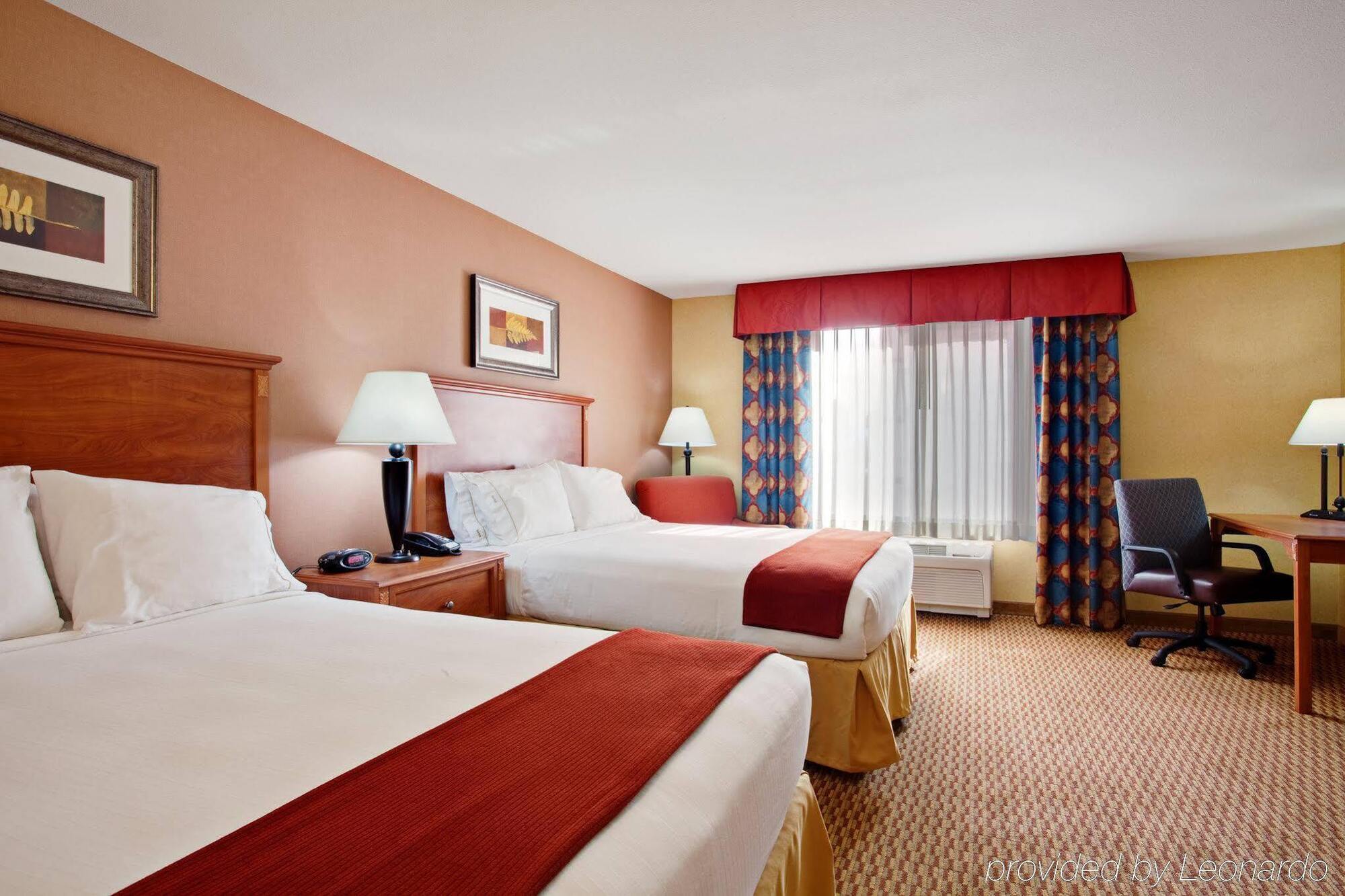 Hotel Express Ontario By Ihg 2*