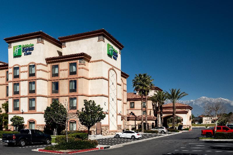 Hotel Express Ontario By Ihg Creekside
